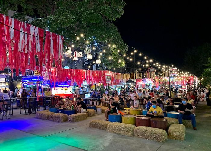 Chiang Mai Night Bazaar photo