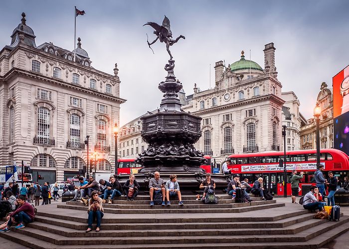 Piccadilly Circus photo