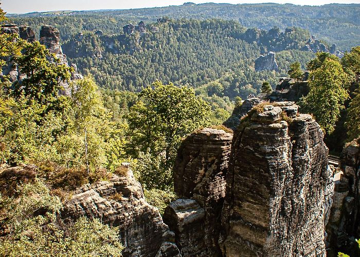 Castle Rock Neurathen 7 Tage Malerweg… – Tag 2: Über die Bastei nach Hohnstein – longroad.de photo