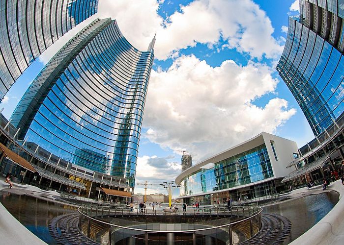 Piazza Gae Aulenti Dyson Opens Beauty Lab in Milan | Estetica Export photo