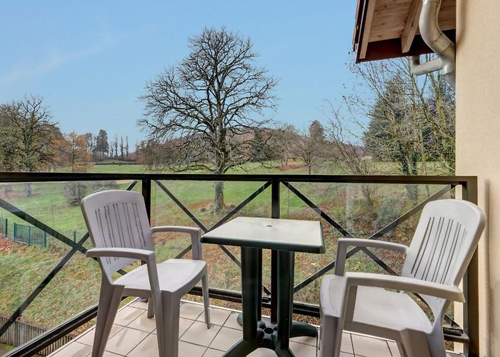 Divonne-les-bains thermal center Zenitude Hôtel-Résidences L'Orée du Parc, Divonne-les-Bains : -32 ... photo