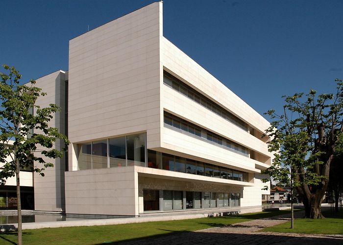 Florbela Espanca Municipal Library A Biblioteca Municipal Florbela Espanca | CM Matosinhos photo