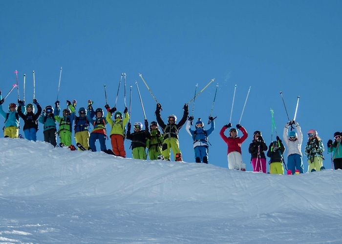 La Clusaz Ski School ▷ Ski School Evolution 2 La Clusaz: 9 Offers to book online ... photo