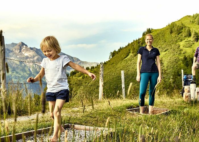 Hochalmbahn Take the lift up the mountain » SalzburgerLand.com photo