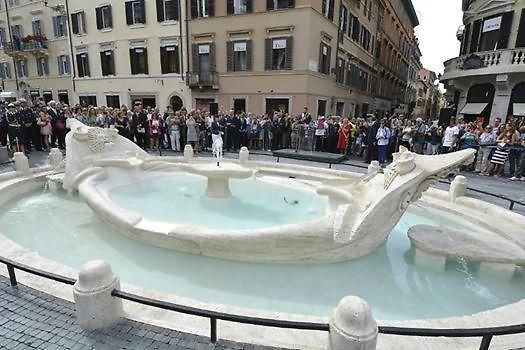 Via del Governo Vecchio A walk among the fountains | Turismo Roma photo