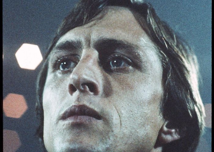 Cruyff Court Arjen Robben Veld Teruglezen - Voetbalwereld geschokt door dood Johan Cruijff | de ... photo