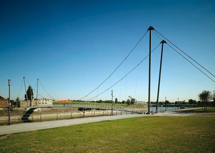 Innenhafen Duisburg Entwicklungsges. mbH Footbridge over the Inner Harbour Duisburg - sbp photo