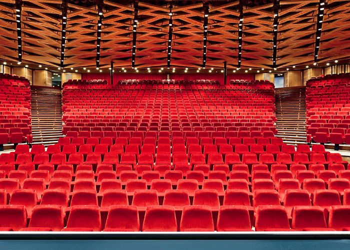 Leman Theatre Tickets for Lynda Lemay in Geneva | Wegow photo