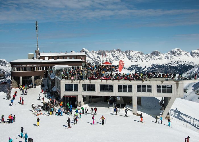 Maschgenkamm Panoramarestaurant Maschgenkamm - Flumserberg Tannenbodenalp - Guidle photo