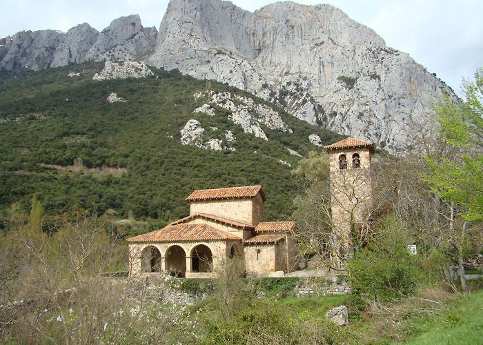 Desfiladero de la Hermida El Camino Lebaniego es una de las rutas de peregrinaje más ... photo