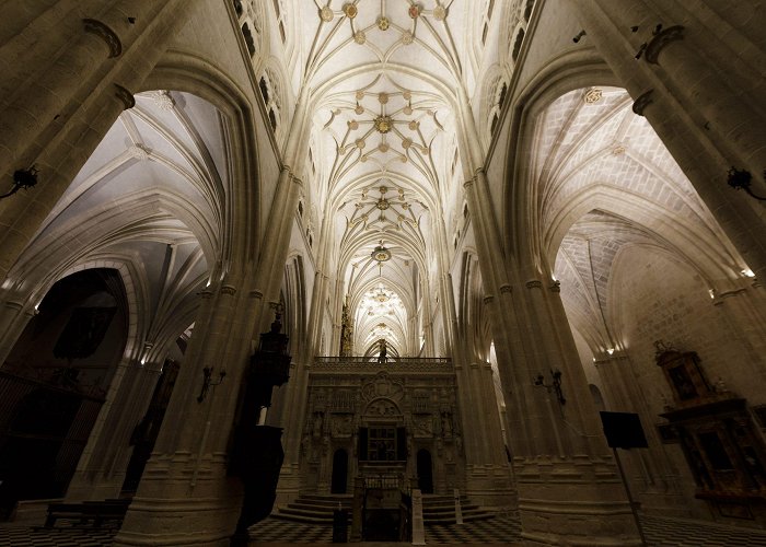 Iglesia Concatedral de San Julian Telefono: Otras Iluminaciones - Fundación Iberdrola España photo