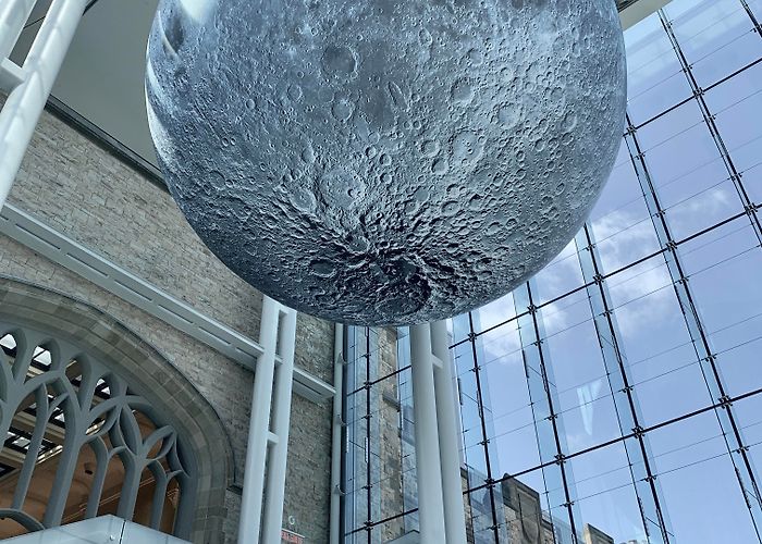 Naturemuseum Rotterdam The Museum of Nature in Ottawa, Canada installed this massive ... photo