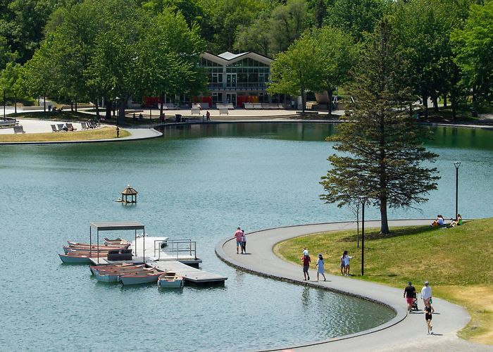 Parc Belvedere Visit Mont-Royal: 2024 Travel Guide for Mont-Royal, Montreal | Expedia photo
