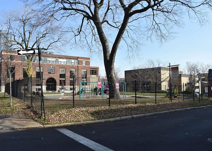 Parc Belvedere Little Burgundy- Jazz and a vanished neighbourhood – WalkMontréal photo