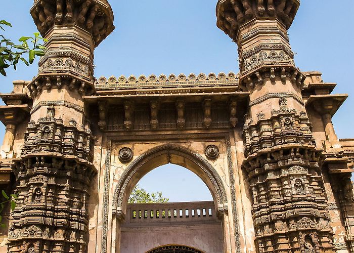 Jhulta Minara Jhulta Minara Sidi Bashir Mosque photo