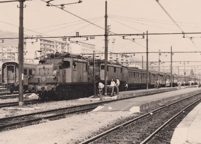 Stazione Savona Letimbro E.554.152 Savona Letimbro 17 agosto 1973 – il Portale dei Treni photo