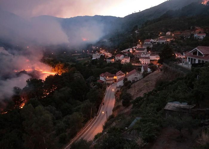 Parque Natural Serra da Estrela Fogo da Serra da Estrela é o mais extenso desde Pedrógão Grande ... photo