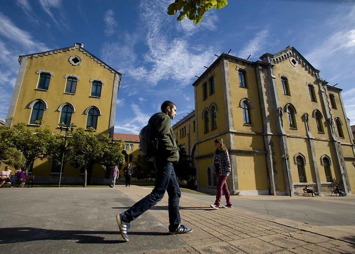 El Milán Campus - Oviedo University Titanic cafe | Cafe, cocktail, beer in Oviedo photo