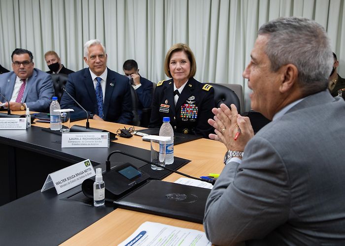 Braga Private Hospital SOUTHCOM Commander Visits Brazil > U.S. Southern Command > News photo