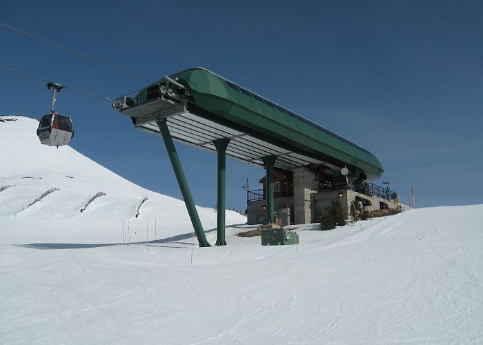 Grizzly Express Gondola Grizzly Express Gondola – Lake Louise, AB – Lift Blog photo