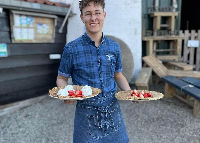 Pannekoekenmolen de Graanhalm Pannekoekenmolen de Graanhalm, Burgh-Haamstede - Allyourz photo