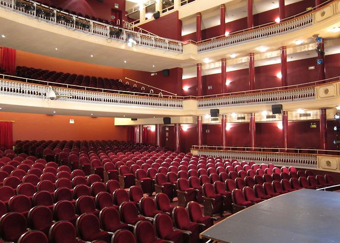 Teatro Breton de los Herreros El Teatro Bretón de Logroño aplaza su reapertura a septiembre ... photo