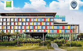 Ibis Styles Batam Nagoya Hotel Exterior photo