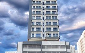 Afaq Tower Apartment Manama Exterior photo