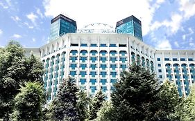 Rahat Palace Hotel Almaty Exterior photo