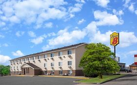 Super 8 By Wyndham Clinton Hotel Exterior photo