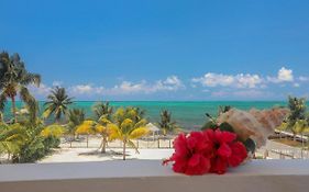 Treetops Hotel Caye Caulker Exterior photo