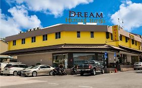 Dream House Hotel Skudai Exterior photo