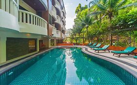 Ratana Hill Patong Aparthotel Exterior photo