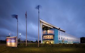 Hilton Garden Inn Luton North Exterior photo