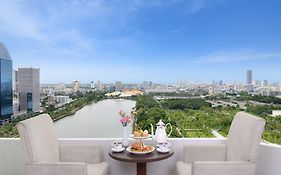 Centre Point Sukhumvit 10 Hotel Bangkok Exterior photo