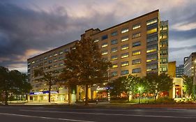 Doubletree By Hilton St. Louis Forest Park Hotel Exterior photo