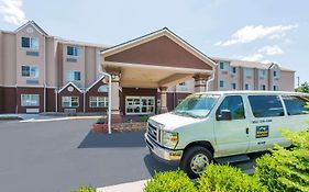 Microtel Inn & Suites By Wyndham Kansas City Airport Exterior photo