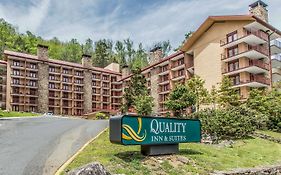 Quality Inn & Suites Gatlinburg Exterior photo