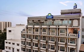 Days Hotel & Suites By Wyndham Dakar Exterior photo