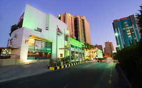 Holiday Inn - Suites Kuwait Salmiya, An Ihg Hotel Kuwait City Exterior photo