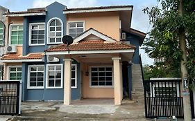 Banglo Semi D Villa D Doa Maju Kuala Terengganu Exterior photo