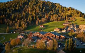 Huus Gstaad Hotel Saanen Exterior photo