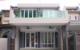 Bercham Vacation House Hotel Ipoh Room photo