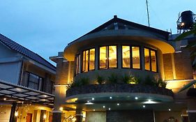 Hotel Sriti Magelang Exterior photo