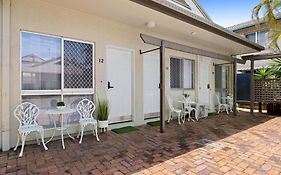 Central Motel Mooloolaba And Apartments Exterior photo