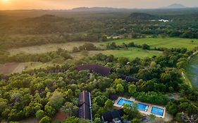 Occidental Paradise Dambulla Hotel Sigiriya Exterior photo