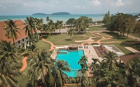 The Nouveau Chumphon Beach Resort And Golf Exterior photo