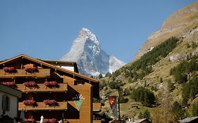 Alpine Hotel Perren Zermatt Exterior photo