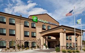 Holiday Inn Express Hotel & Suites Grand Island Exterior photo