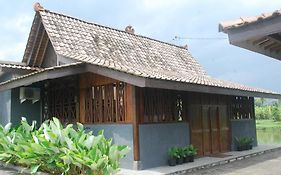 Puri Menoreh Hotel And Restaurant Borobudur Magelang Exterior photo